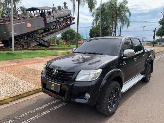 TOYOTA HILUX 2.7 SR 4X2 CD 16V FLEX 4P AUTOMÁTICO